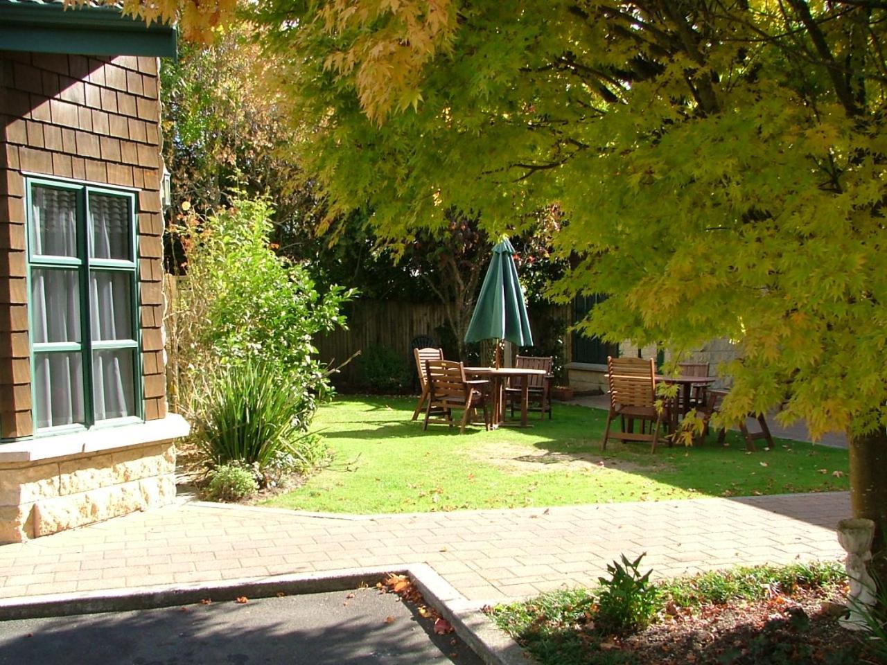 Cambridge Mews Motel Exterior foto